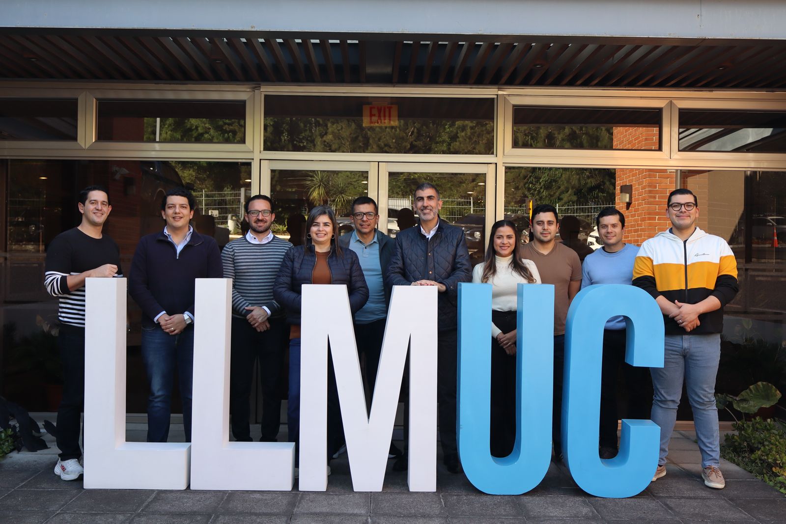 FOTO adentro clase guate